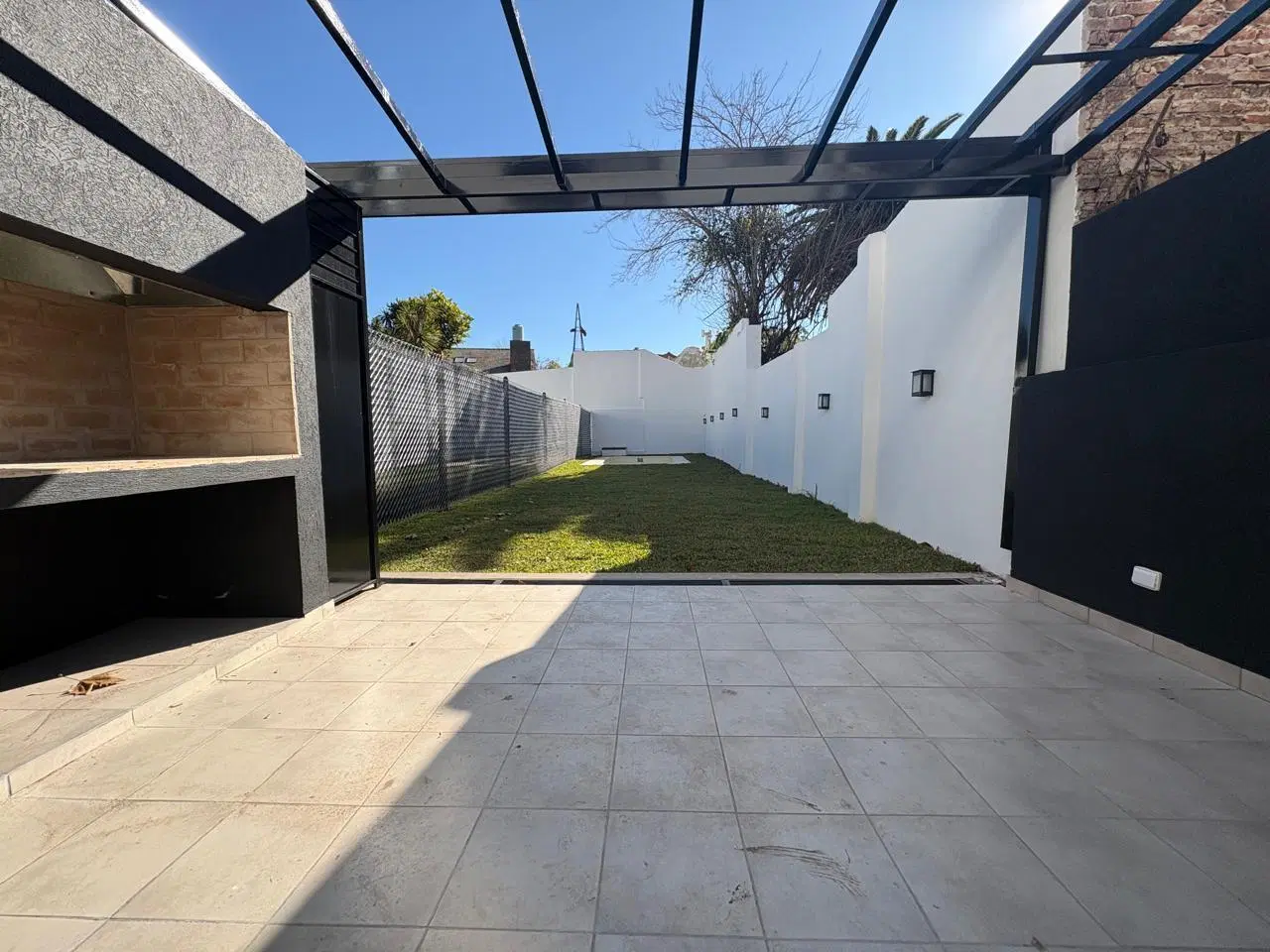 Duplex en Venta con Jardin, Parrilla y Pileta a Estrenar en Punta Chica, Victoria 2