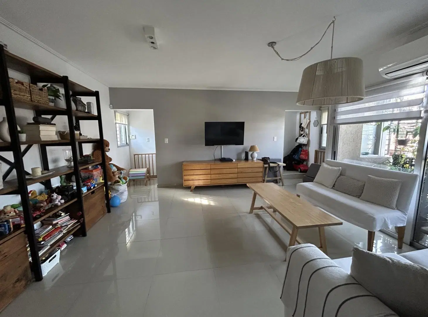 Triplex en Venta con 3 Dormitorios, Patio y Parrilla en Olivos 2