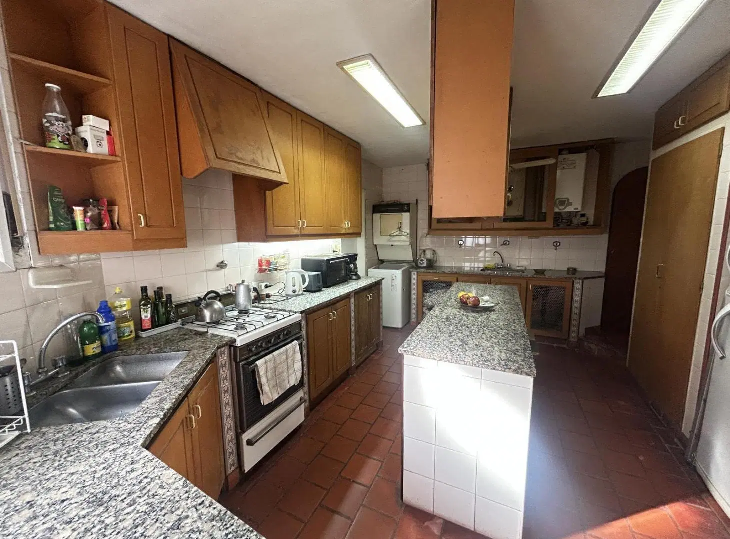 Chalet de 5 Dormitorios con Jardín en La Lucila, Vicente López 3