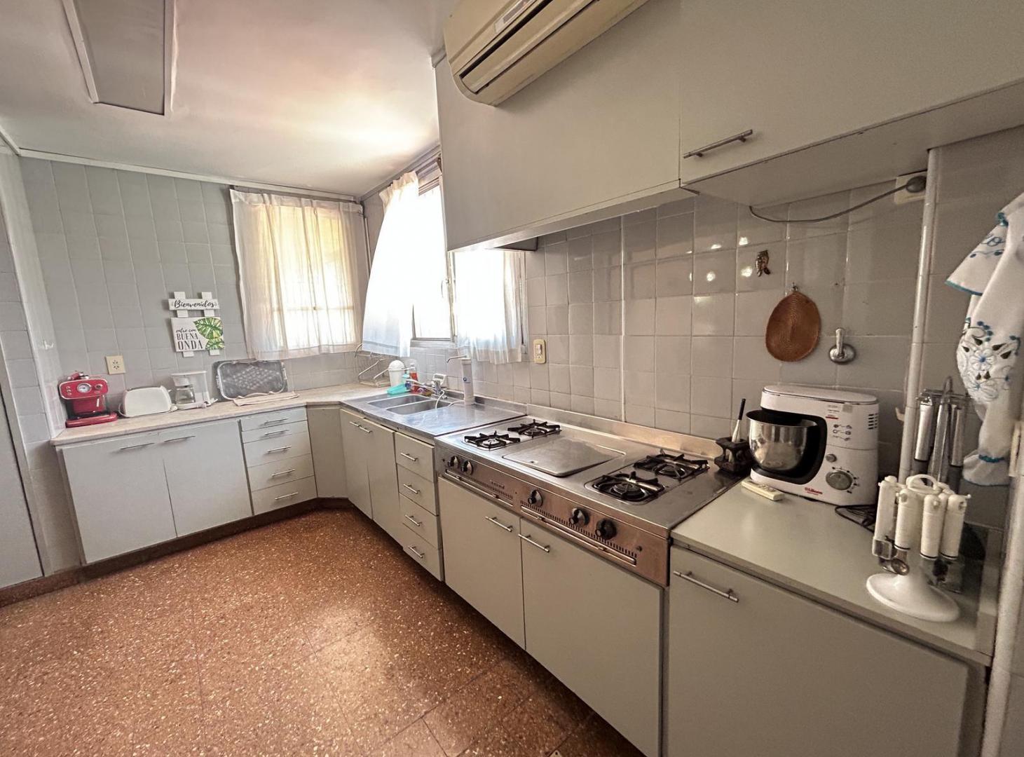 Foto de Casa en Alquiler Temporario 4 Dormitorios Terraza y Pileta en Beccar, imagen 5