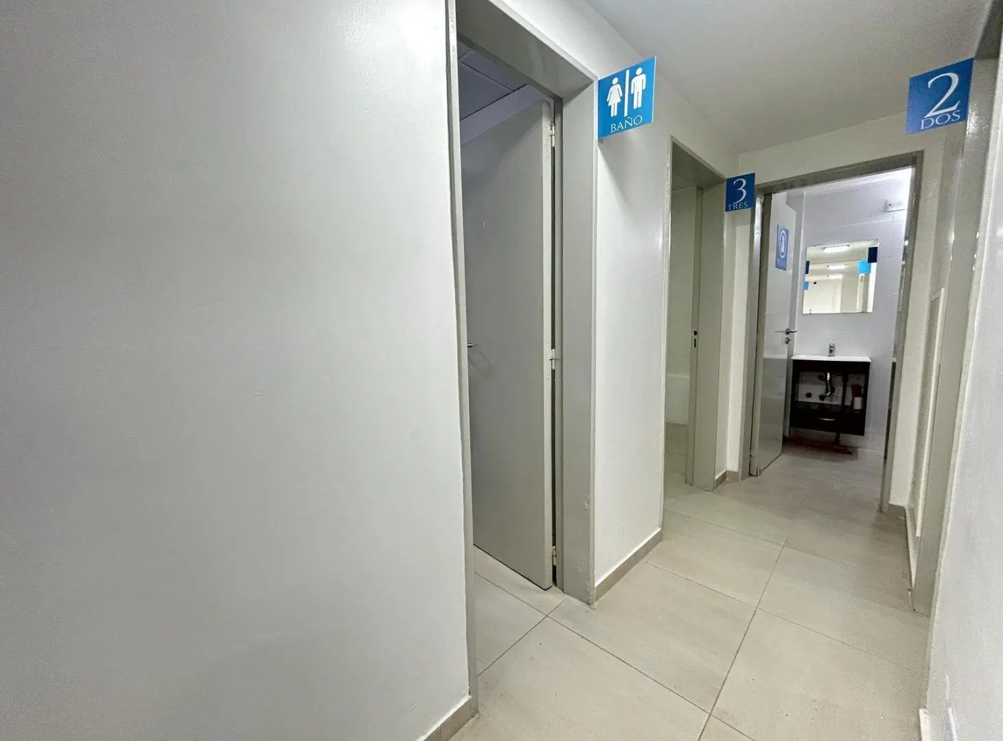 Departamento Comercial de 120 M2 en Venta, ideal para consultorios, en Barrio Norte. 2