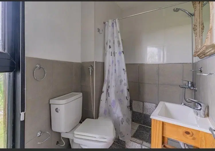 Casa en Venta de 3 Dormitorios con Terraza en Miramar 2