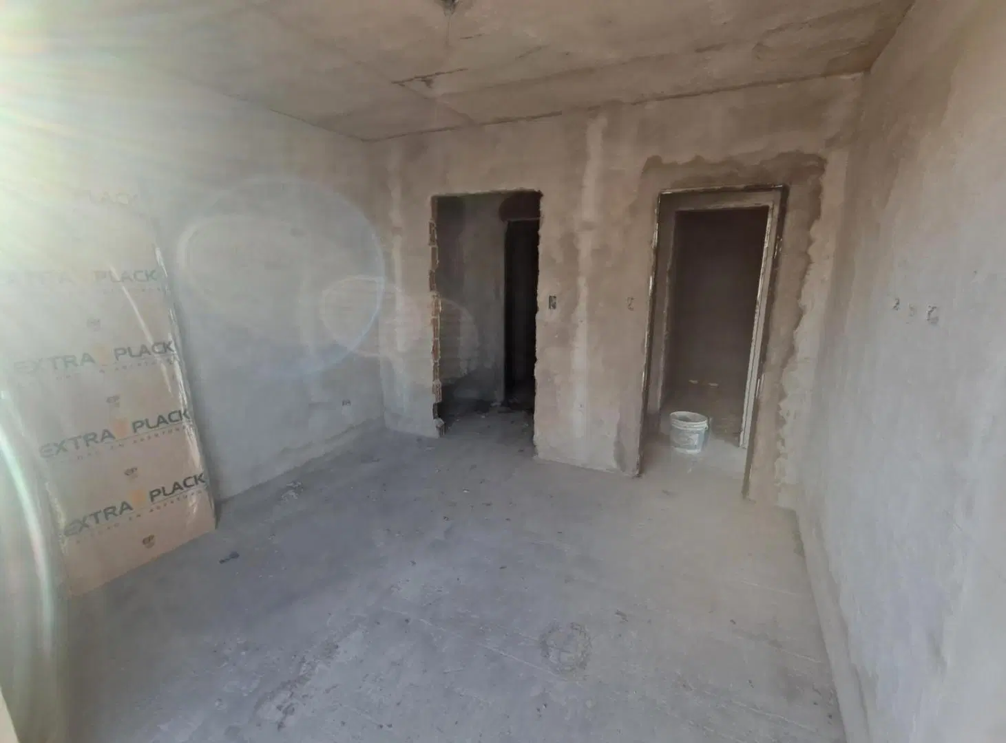 Departamento  en Venta de 2 Ambientes con Balcón y Cochera en Victoria. 2