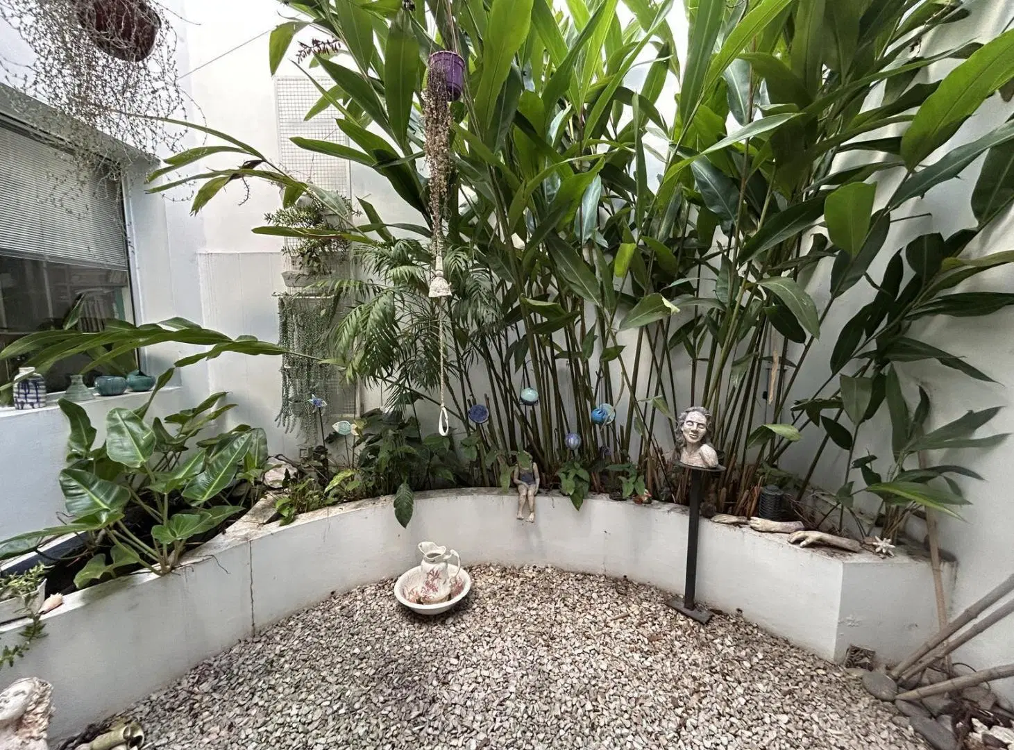 Casa en Venta de 5 Ambientes con 3 Dormitorios, Jardín, Pileta y Cochera, en Martínez 4
