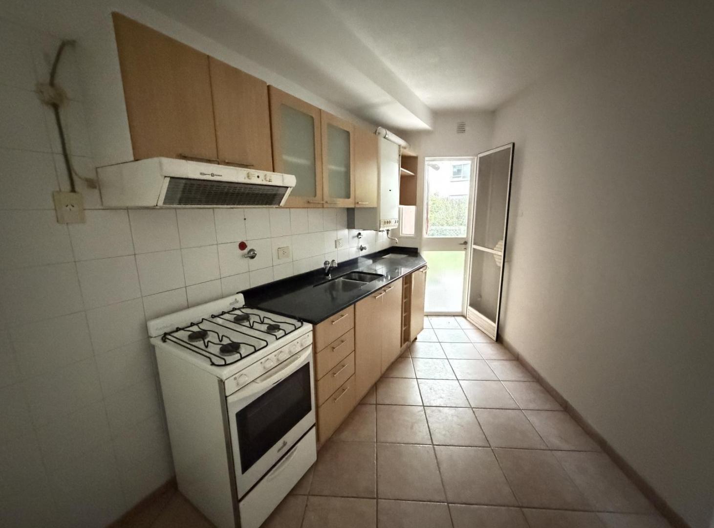 Foto de Departamento de 2 Ambientes con Jardín y Cochera en el Talar de Martinez, imagen 2