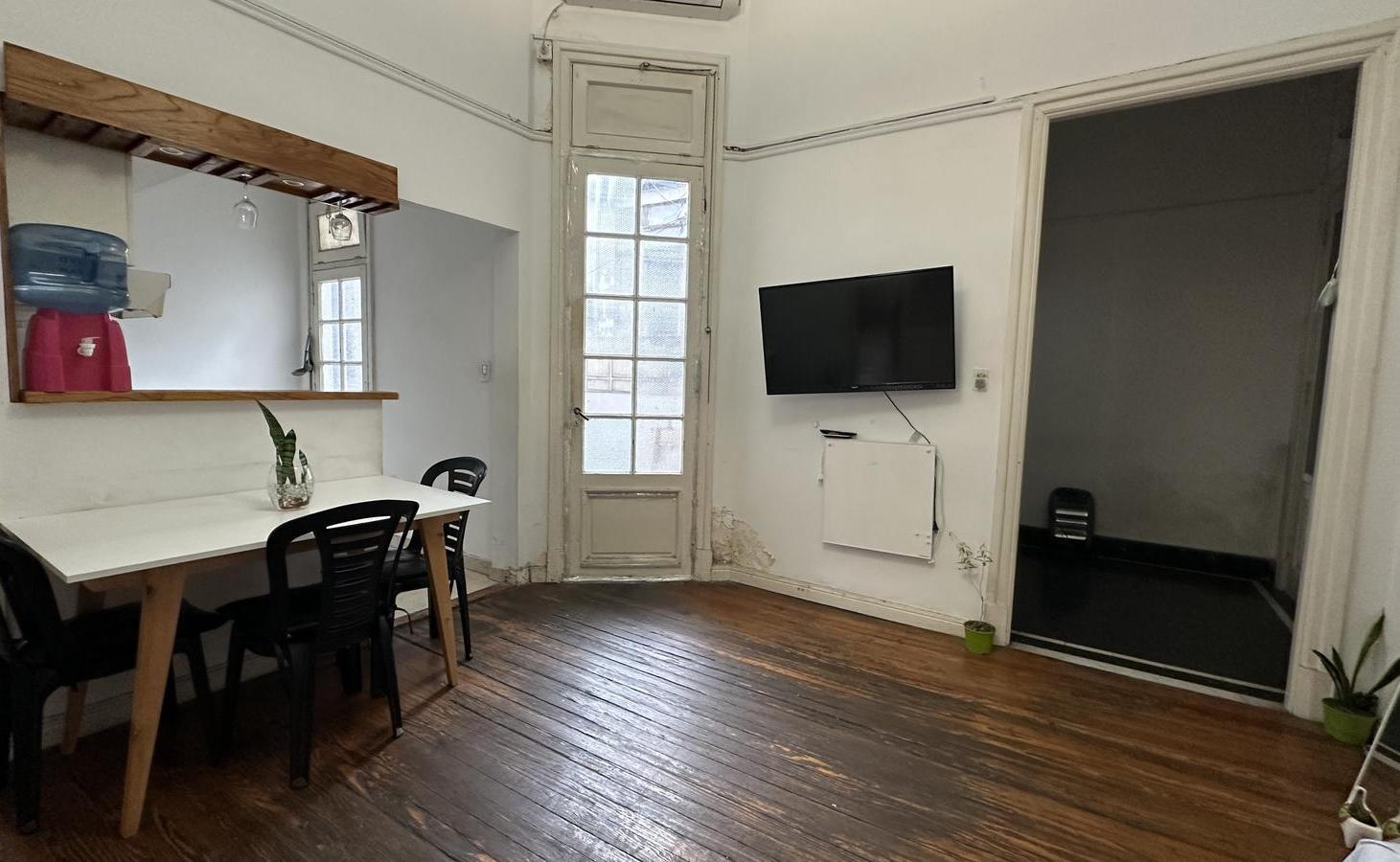Foto de Departamento en Venta de 4 Ambientes con Patio en Balvanera, imagen 1