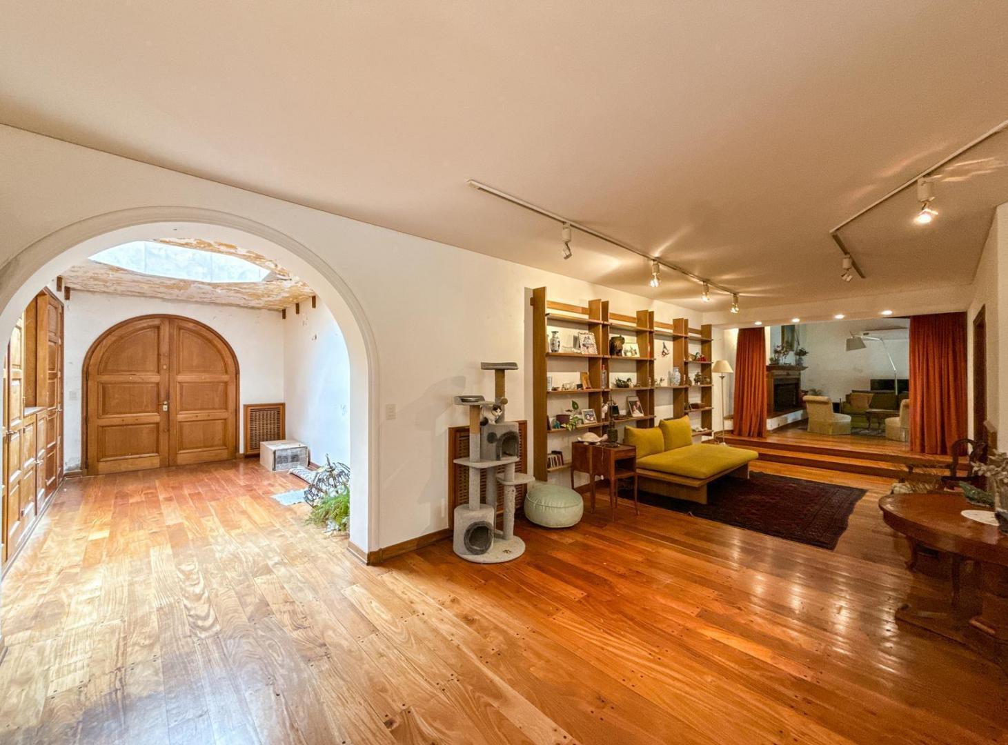 Foto de Casa en Venta de 6 Ambientes con Jardin en Martínez, imagen 1