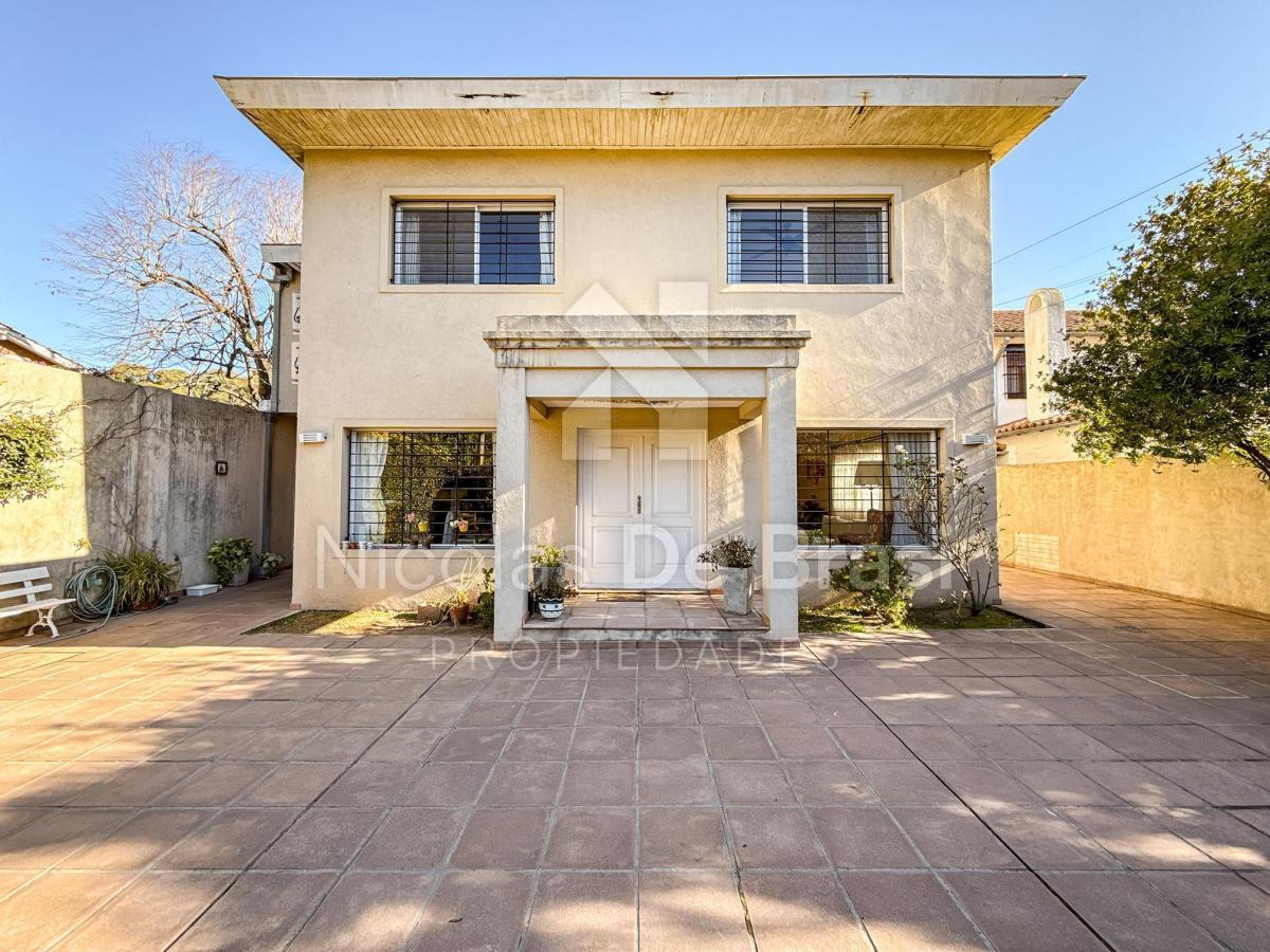 Foto de Venta Casa 4 Dormitorios Jardin Pileta en Acassuso, Av. Libertador al, imagen 3