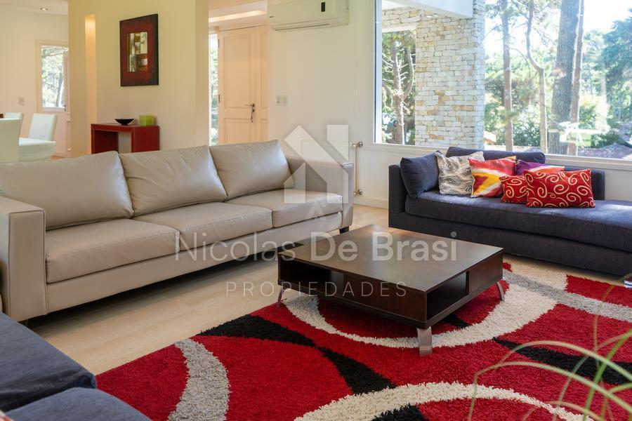 Foto de Casa de 6 Dormitorios en Venta en Pinamar Norte, imagen 3