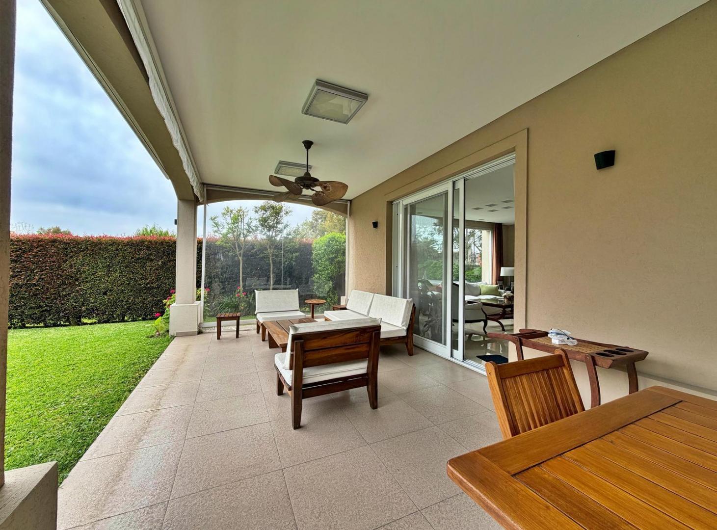 Foto de Exlusiva Casa en Venta de 342 m2 en el Barrio La Damasia, San Fernando., imagen 2