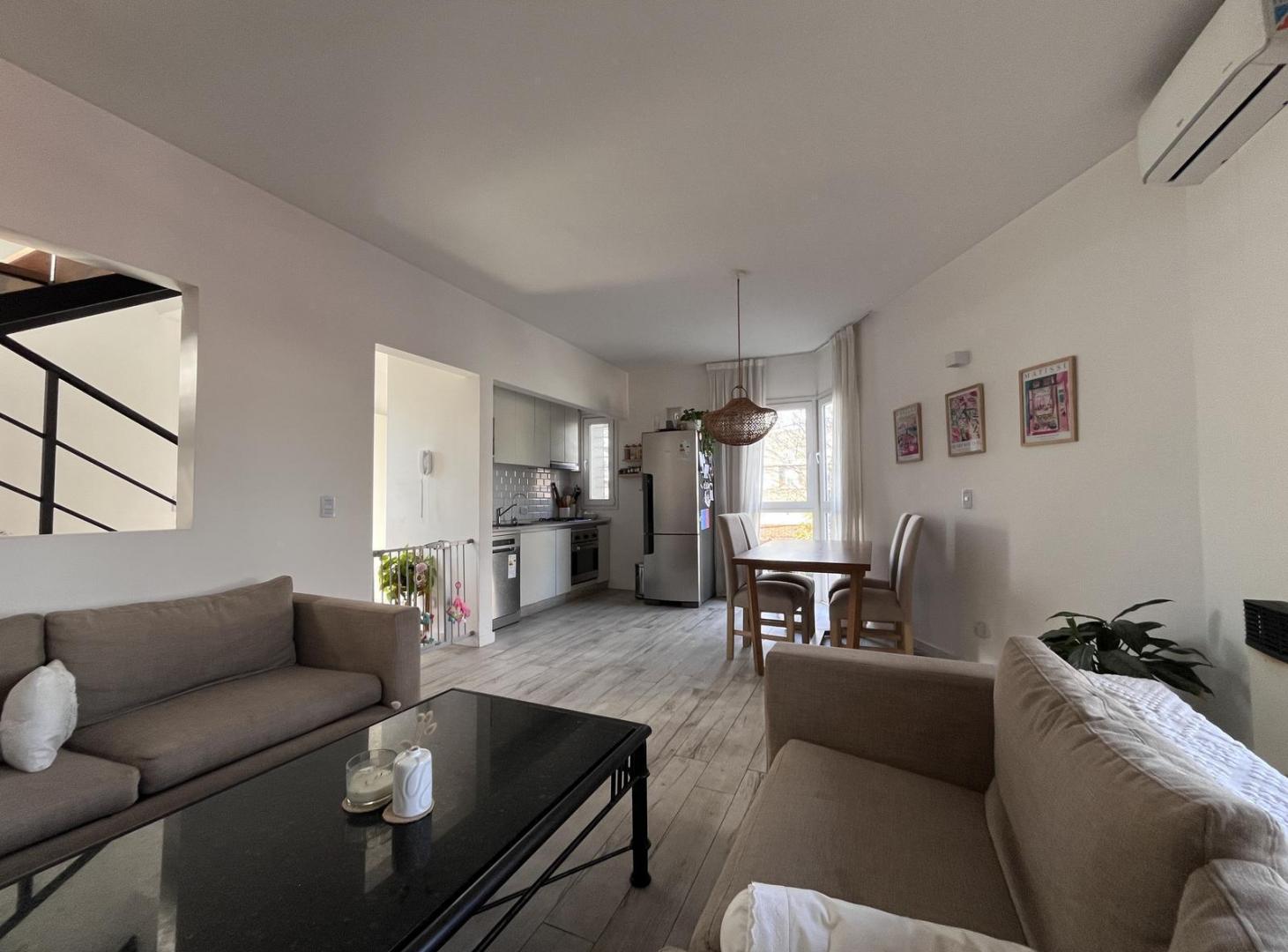 Foto de Casa en Venta de 2/3 Dormitorios con Terraza y Parrilla en Villa, imagen 2