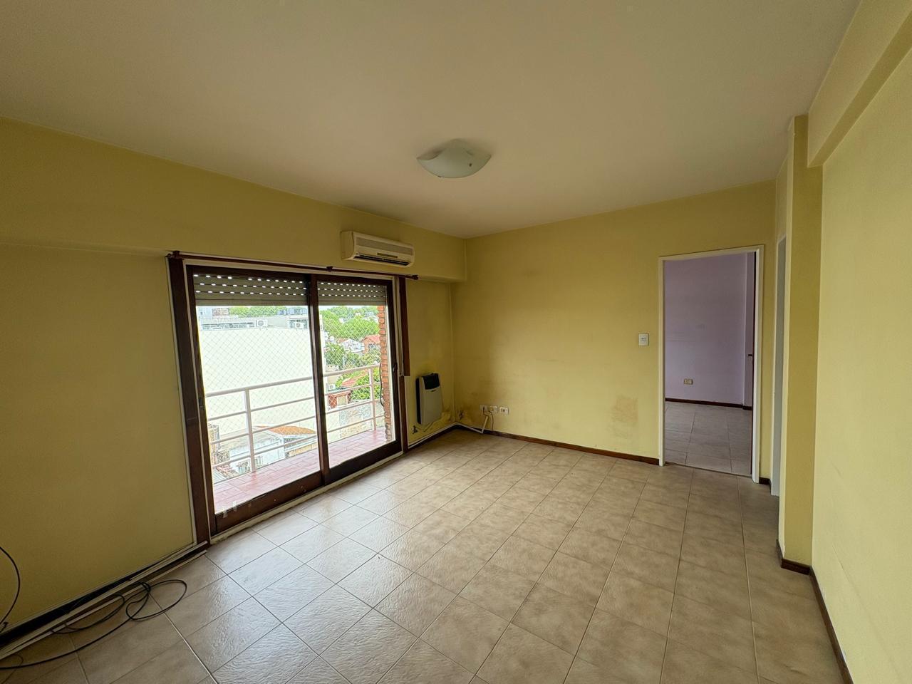 Foto de Departamento en Alquiler de 2 Ambientes con Balcón y Cochera en San, imagen 2