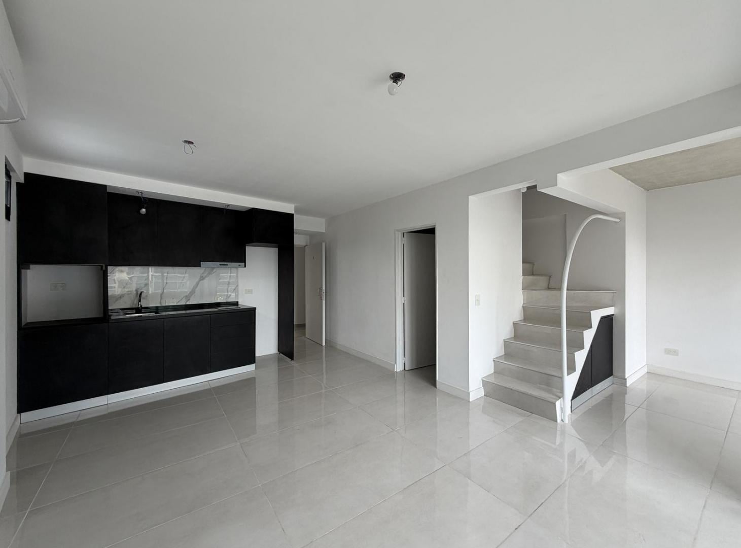 Foto de Departamento en Venta de 3 Ambientes en Dúplex con Terraza y Parrilla, imagen 2