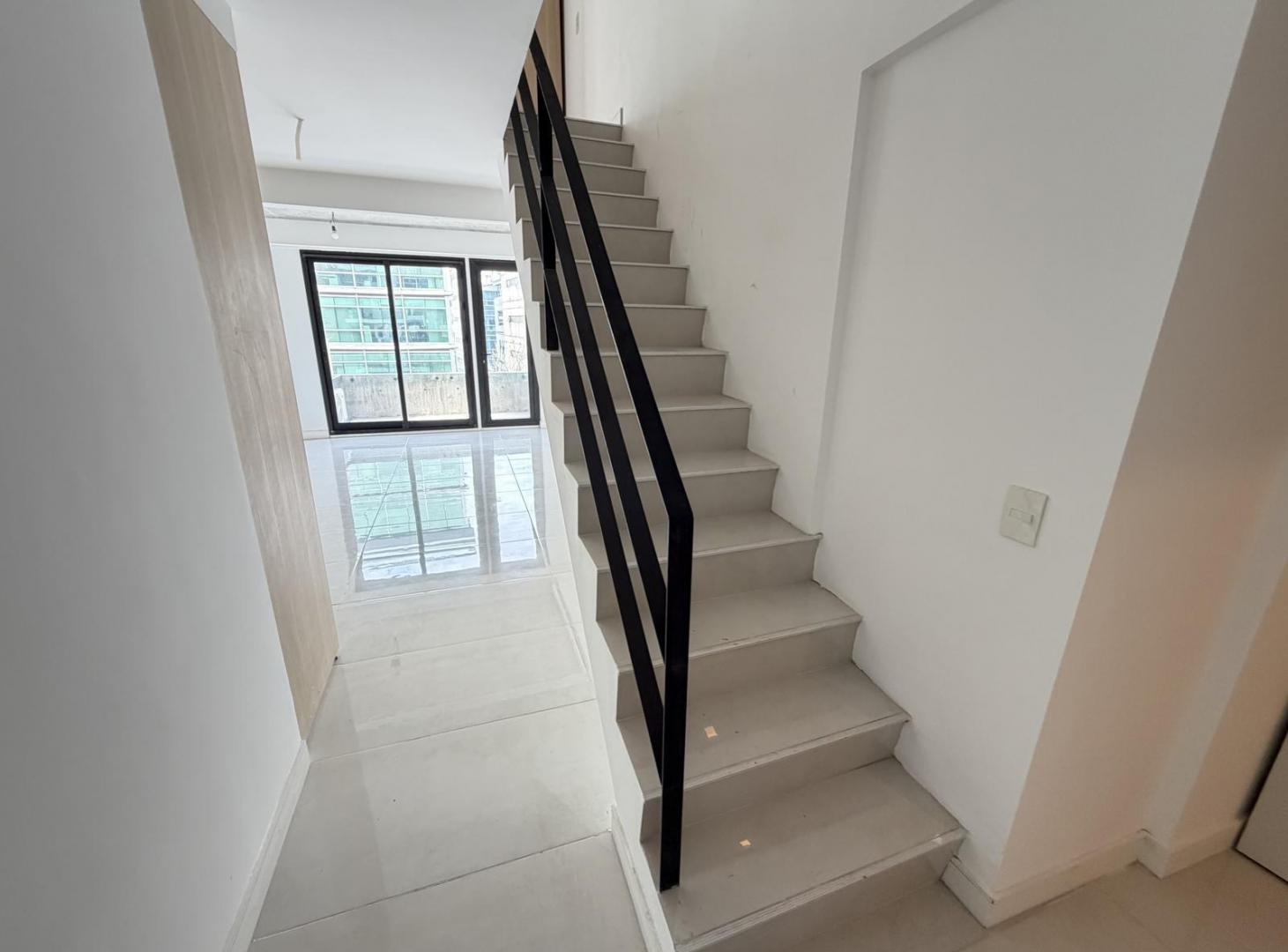 Foto de Departamento en Venta de 2 Ambientes en Duplex con Balcón y Parrilla en, imagen 1