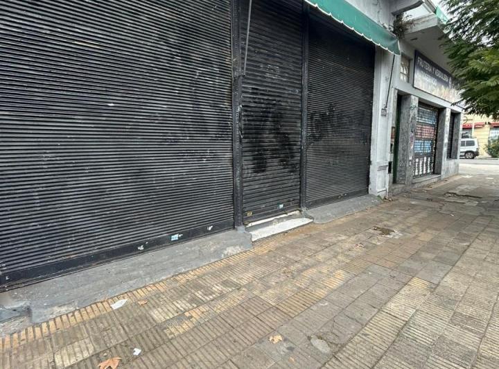 Local en  Sarandi 1