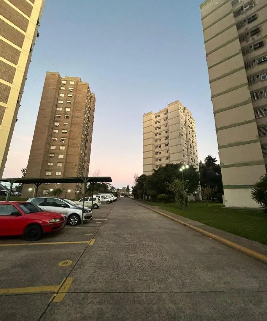Departamento 3 ambientes en complejo cerrado con cochera en ALQUILER - Wilde 4