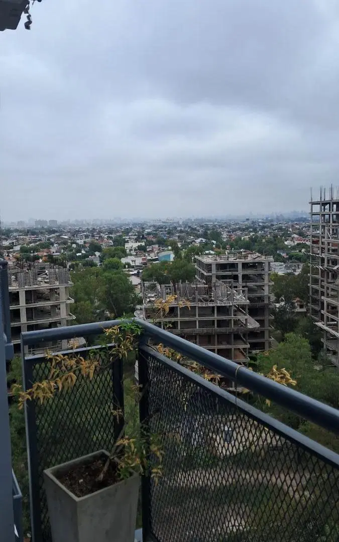 Departamento 2 ambientes con balcon y cochera ¡Complejo cerrado con seguridad 24hs! - Wilde 3