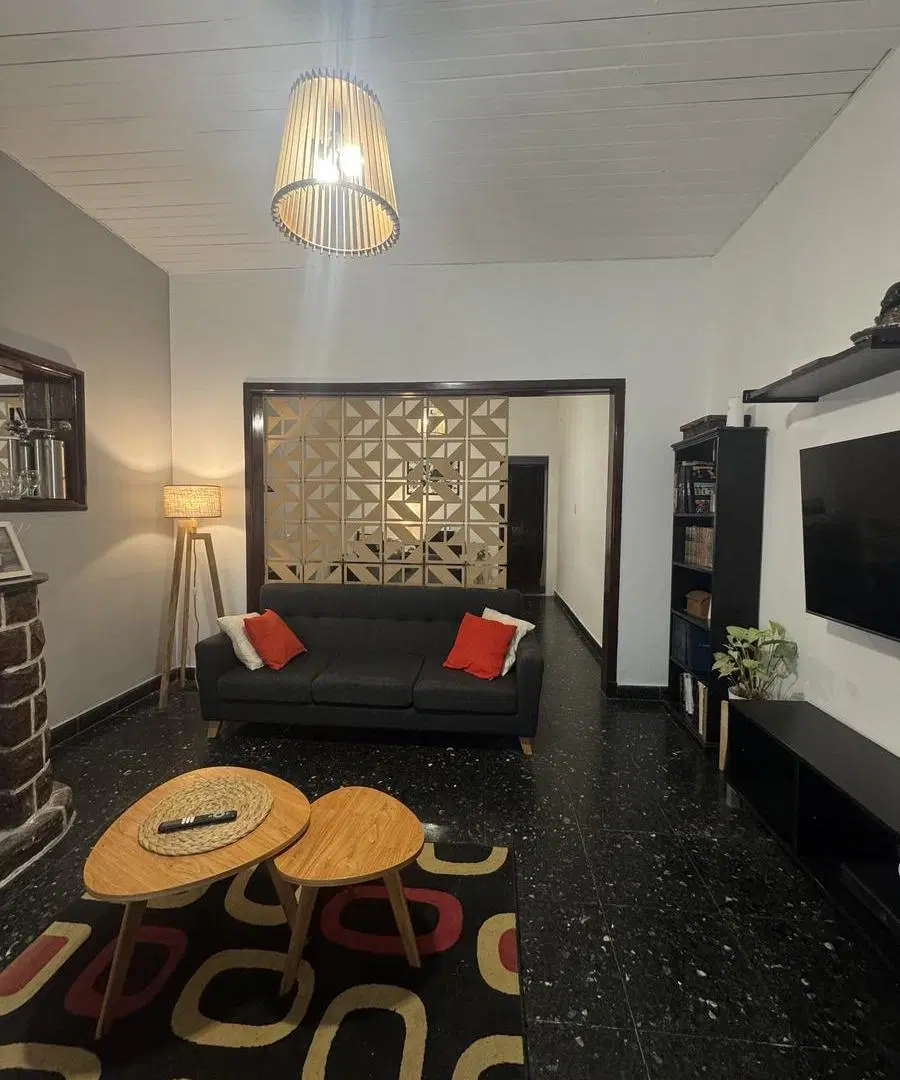 Casa 3 ambientes con patio y cochera en alquiler, Wilde Centro 5