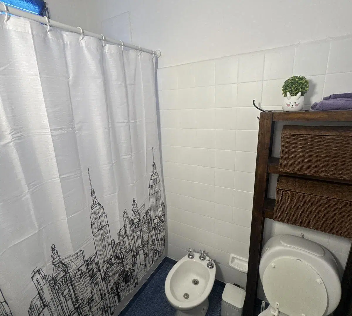Casa 3 ambientes con patio y cochera en alquiler, Wilde Centro 2
