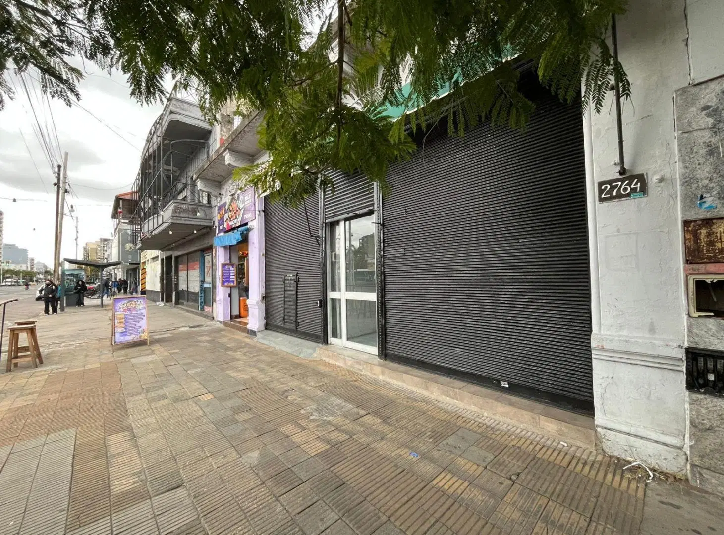 Local sobre Av. Mitre y Mujeres Argentinas - Excelente ubicacion - Sarandí 1