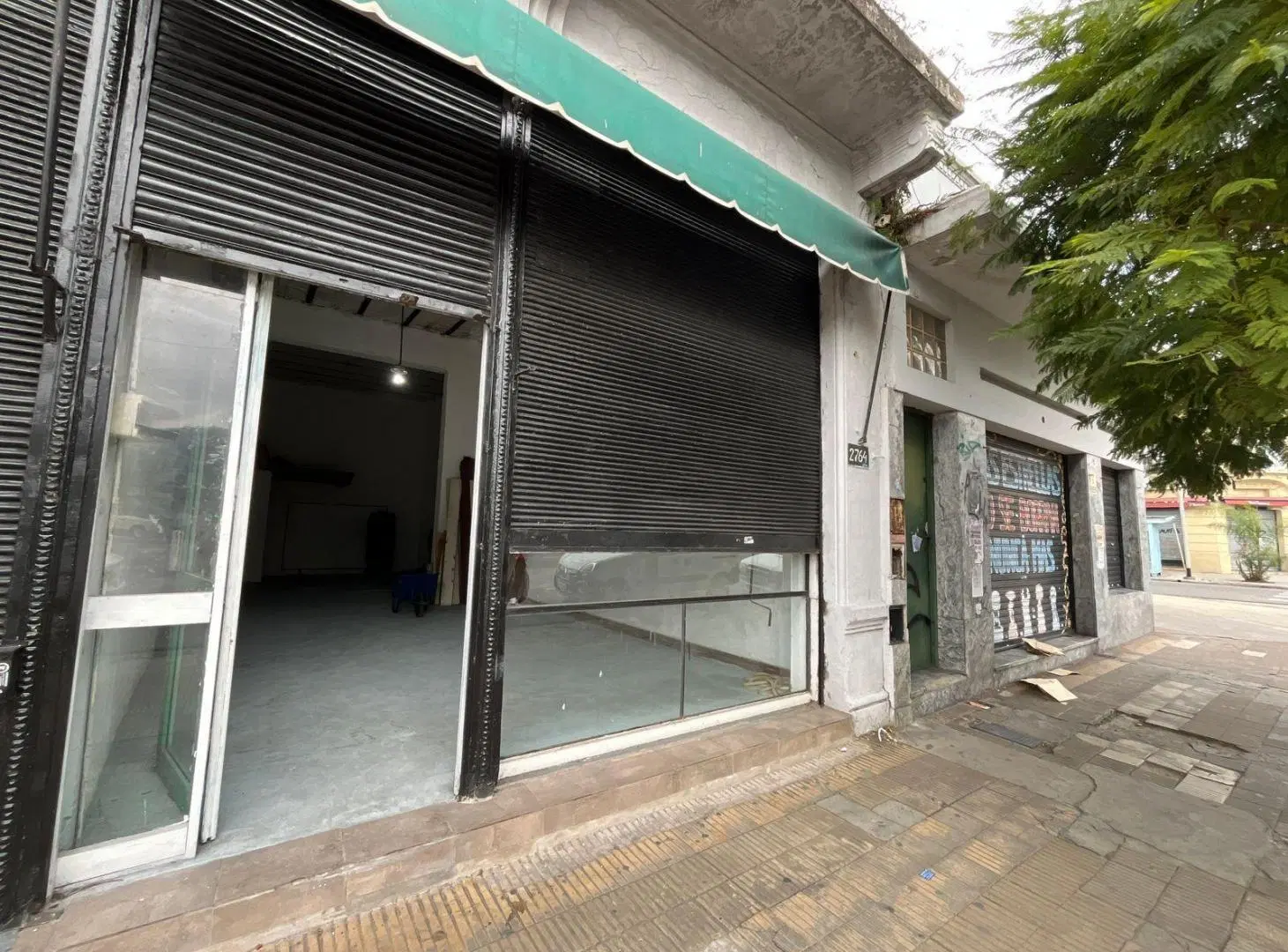 Local sobre Av. Mitre y Mujeres Argentinas - Excelente ubicacion - Sarandí 4