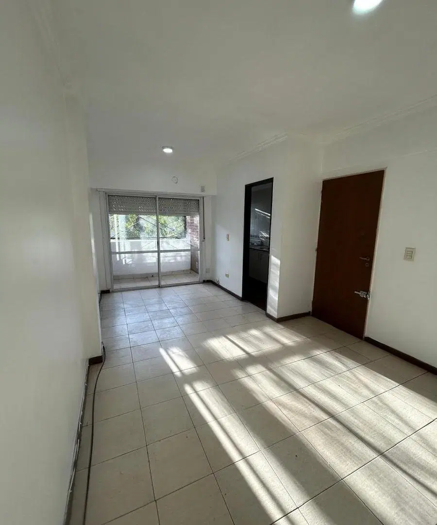 Departamento 2 ambientes con balcon y cochera en VENTA - Wilde centro 1