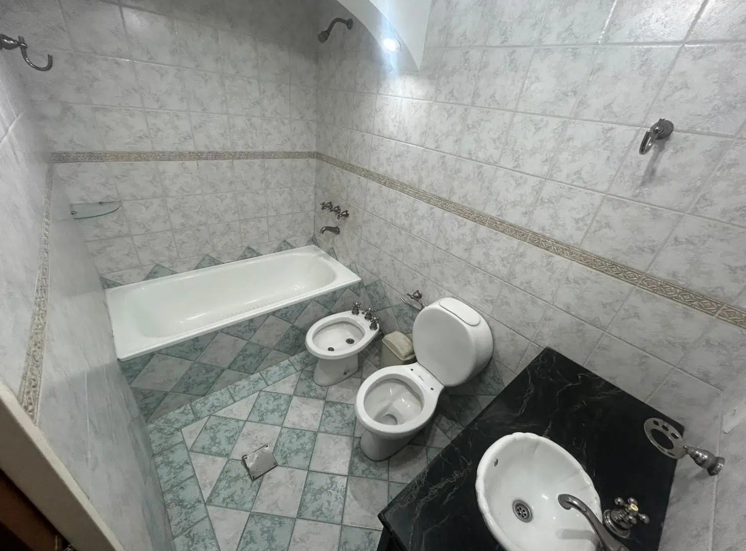 Casa 3 ambientes con cohera y patio en VENTA - Bernal 5