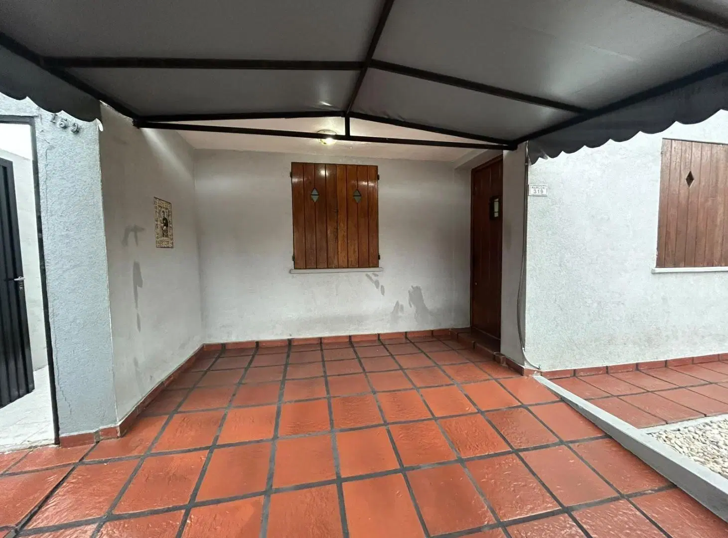 Casa 3 ambientes con cohera y patio en VENTA - Bernal 3