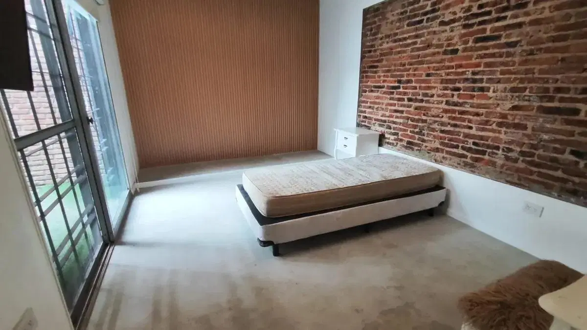 PH 2 ambientes al frente con patio en VENTA - Sarandi 5