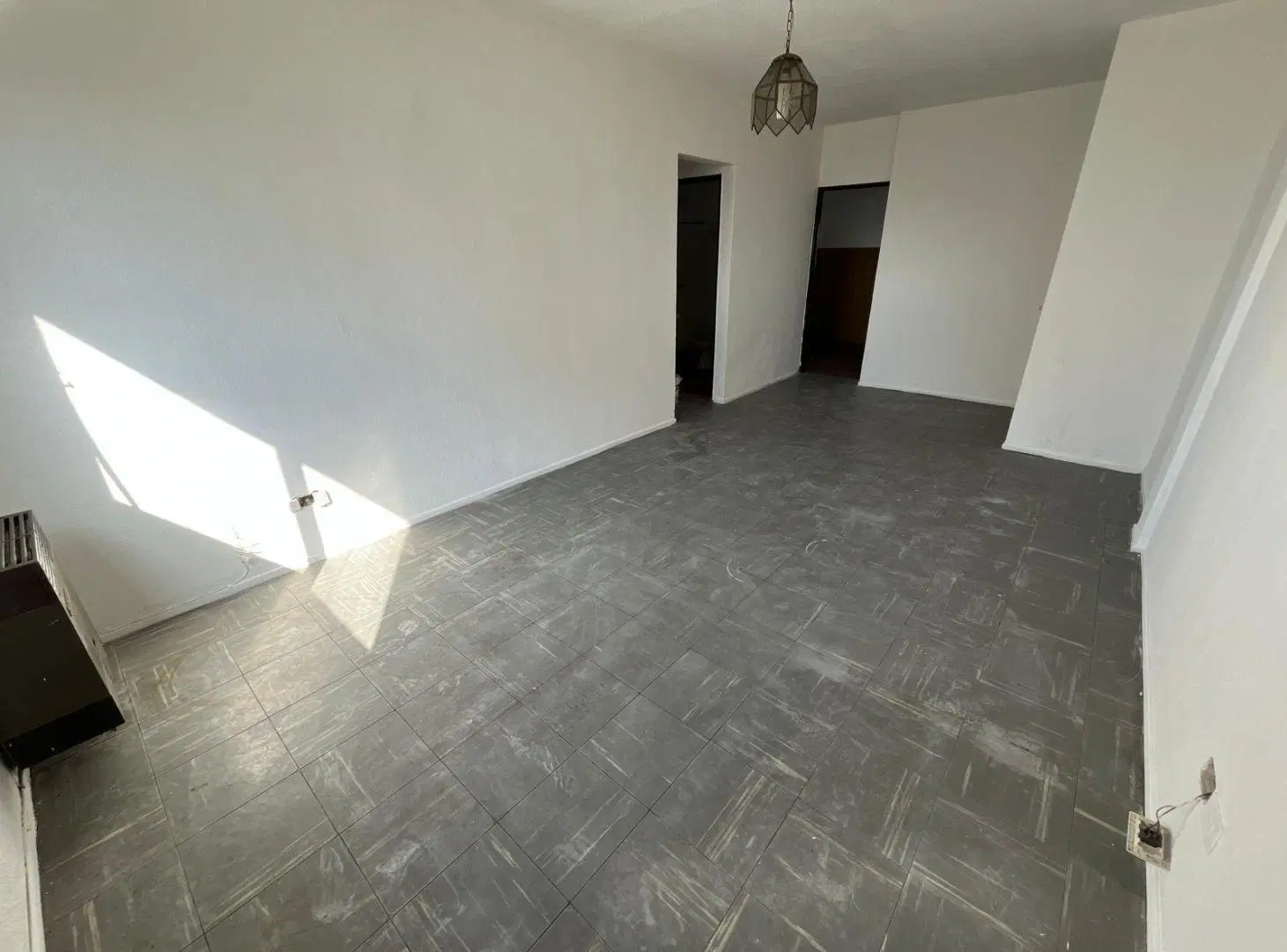 Departamento 3 ambientes amplio dentro de complejo cerrado en VENTA - Wilde 5