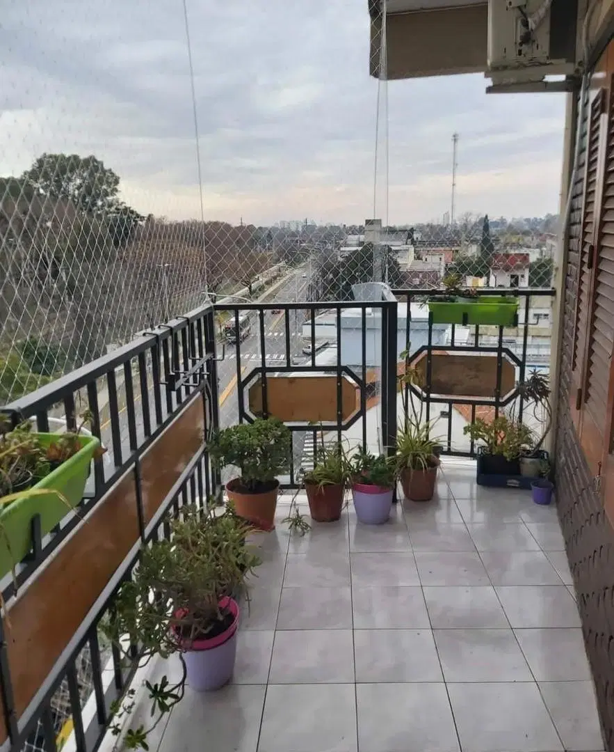 Departamento 3 ambientes con balcon y cochera en VENTA - Wilde Centro 8