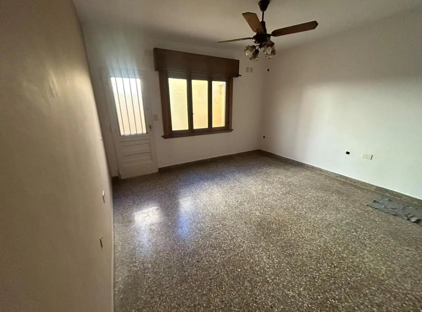 PH 4 ambientes con patio y terraza en ALQUILER - Wilde 1