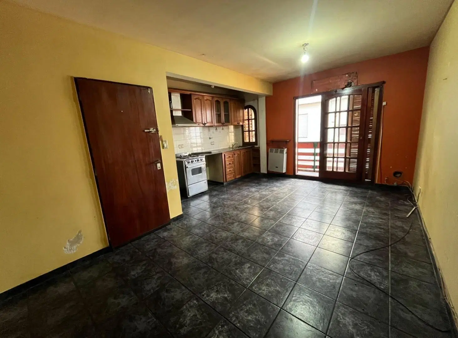 Departamento 2 ambientes con balcon y cochera en ALQUILER - Wilde Centro 1