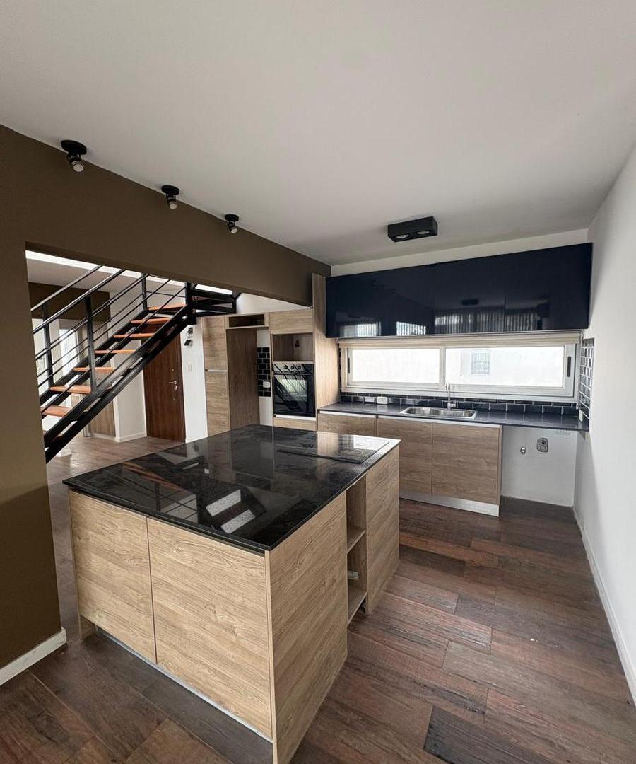 Foto de Departamento penthouse 5 ambientes con balcon, terraza y cochera en VENTA - Wilde Centro, imagen 1