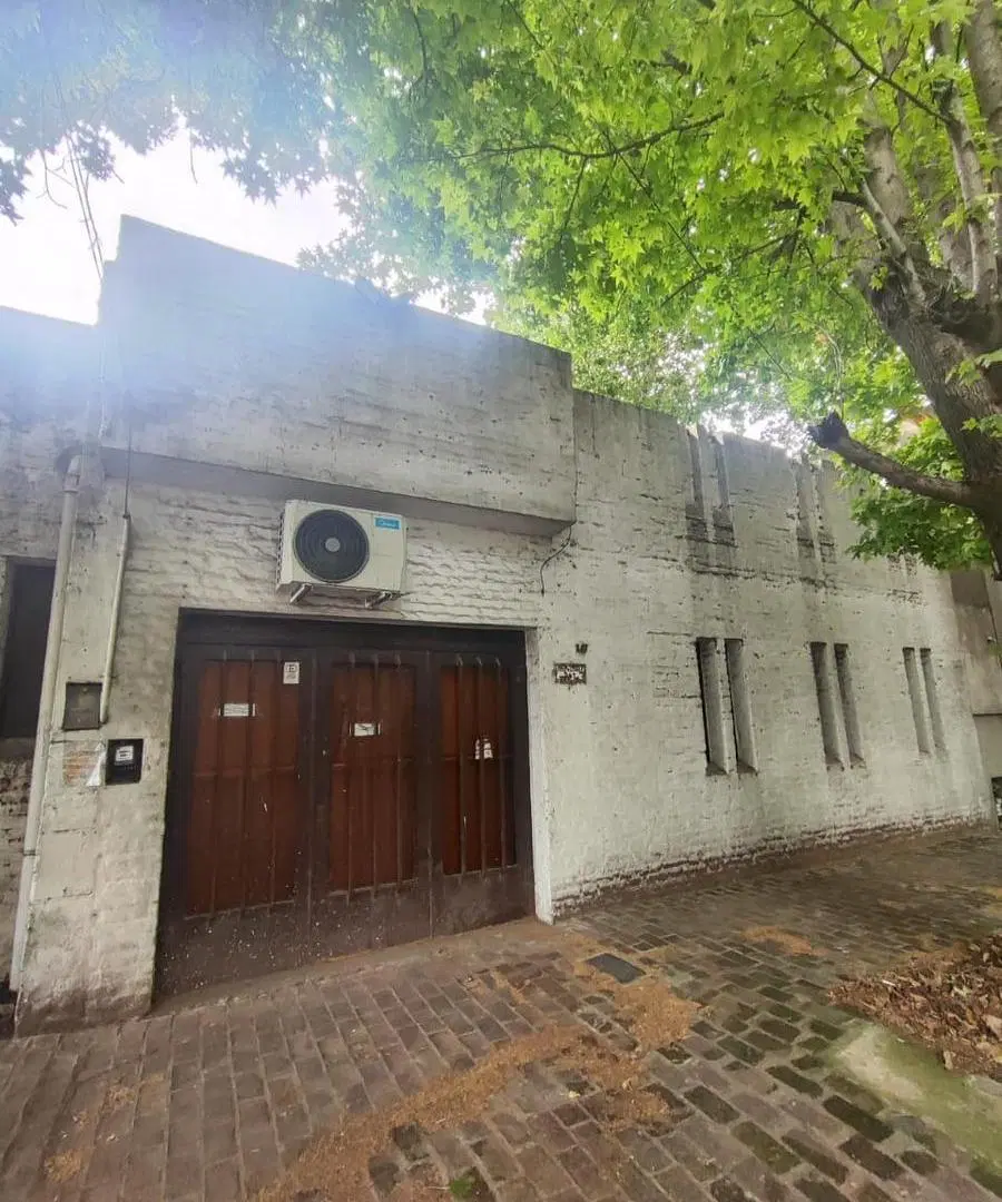 Local con 7 consultorios, cocina y patio en ALQUILER - Quilmes 2