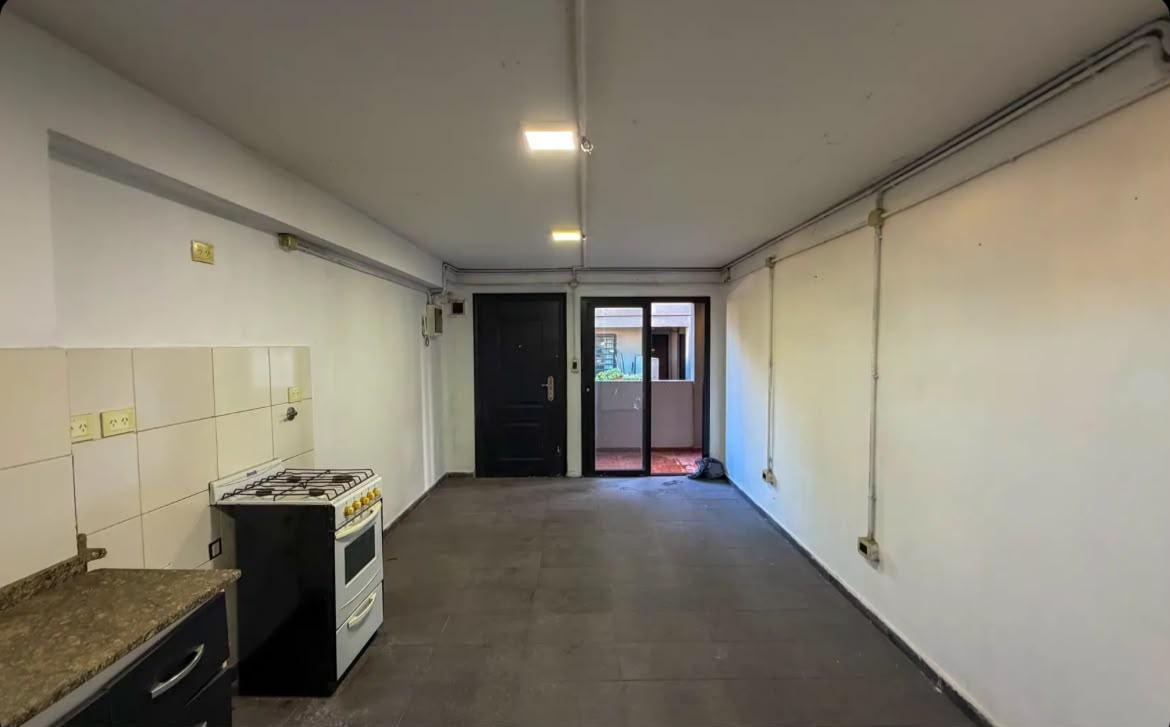 Foto de Departamento tipo duplex 2 ambientes con balcon en VENTA - Sarandi, imagen 4
