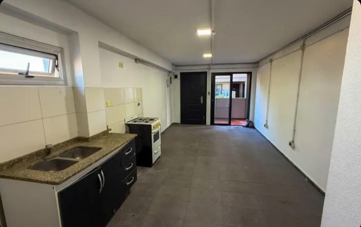 Foto de Departamento tipo duplex 2 ambientes con balcon en VENTA - Sarandi, imagen 2