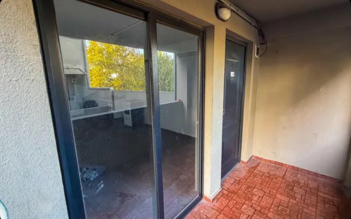 Foto de Departamento tipo duplex 2 ambientes con balcon en VENTA - Sarandi, imagen 1
