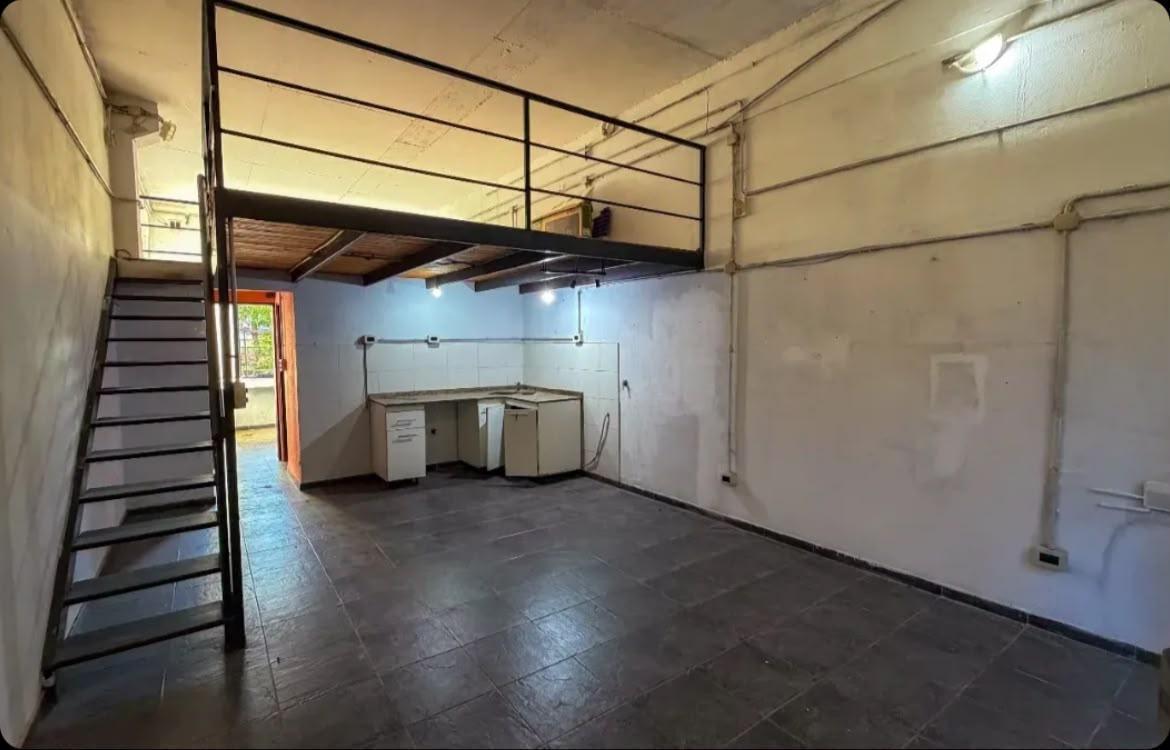 Foto de Departamento tipo duplex 2 ambientes con balcon en VENTA - Sarandi, imagen 3