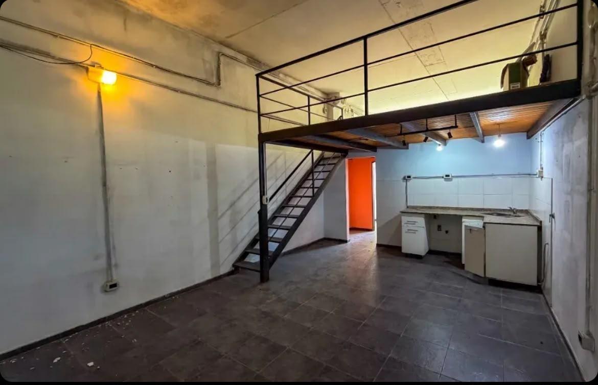 Foto de Departamento tipo duplex 2 ambientes con balcon en VENTA - Sarandi, imagen 4