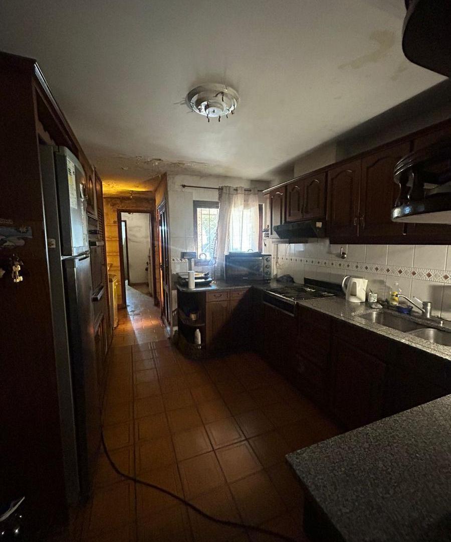 Foto de Casa 4 ambientes con cochera, patio y piscina en VENTA - Bernal, imagen 5