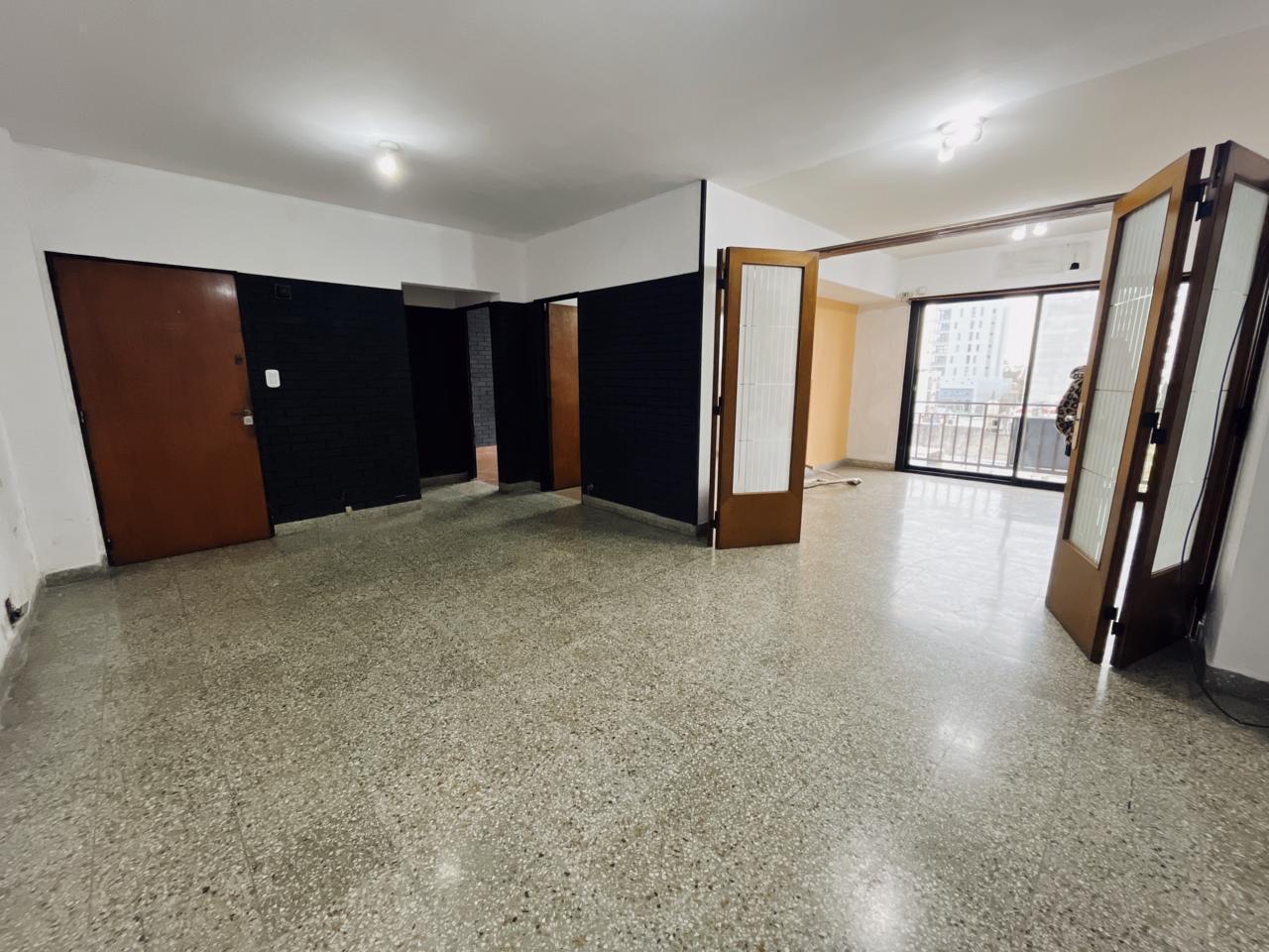 Foto de Departamento 3 ambientes con amplio balcon y cochera en VENTA - Wilde, imagen 3