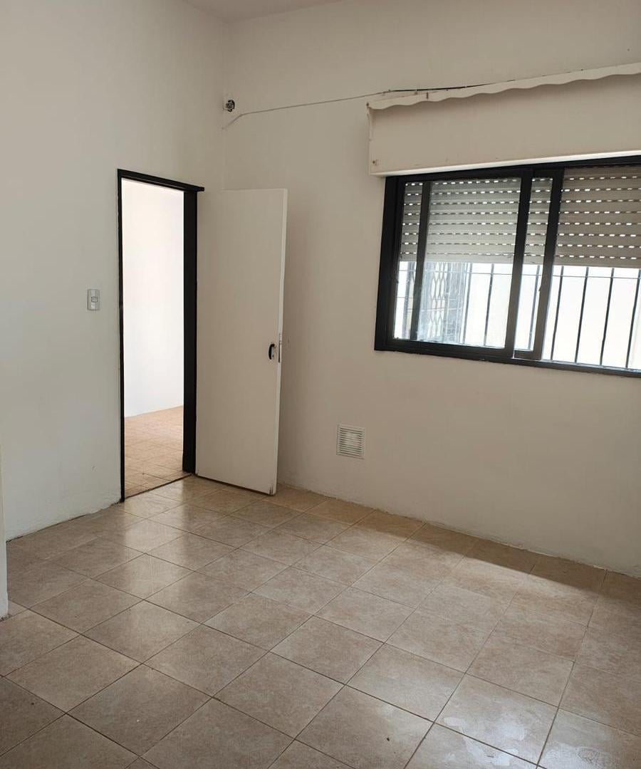 Foto de PH 3 ambientes con patio, sin expensas en VENTA - Wilde, imagen 4