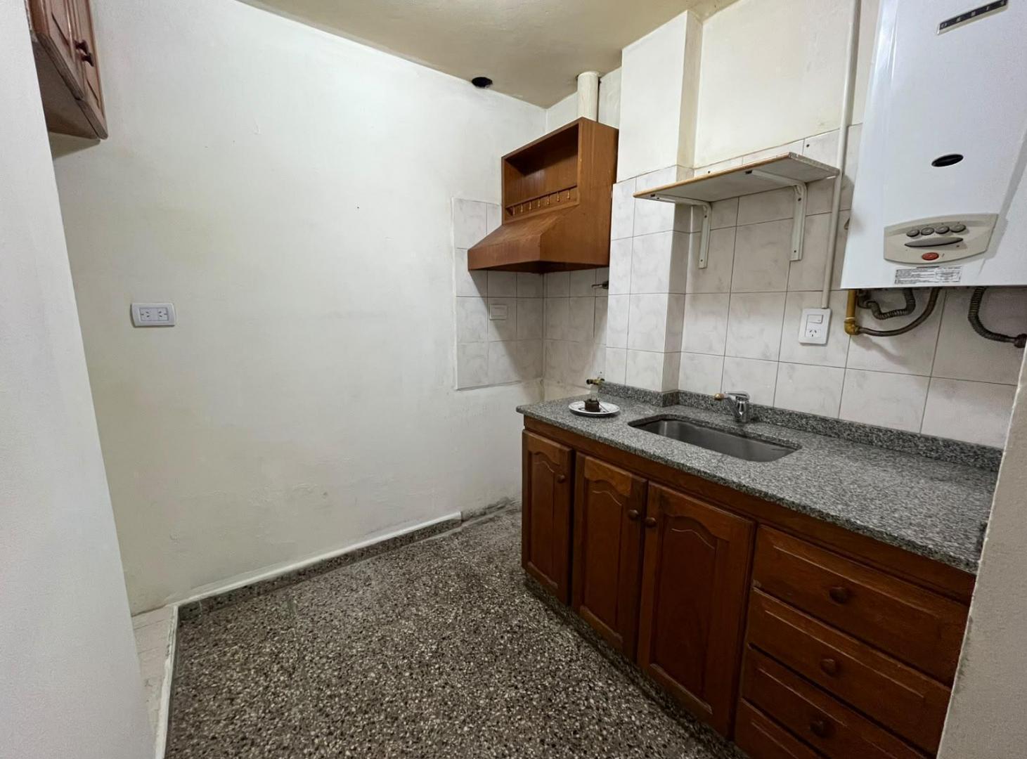 Foto de PH 2 ambientes planta baja, opcional cochera ALQUILER - Wilde, imagen 3