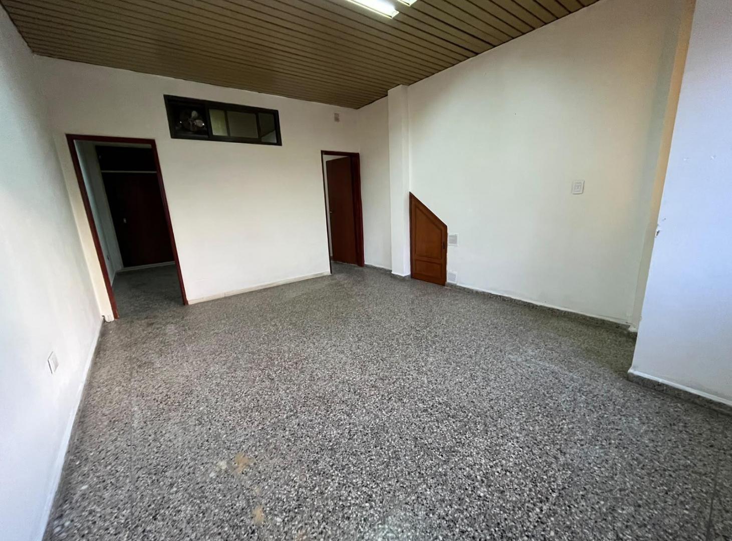 Foto de PH 2 ambientes planta baja, opcional cochera ALQUILER - Wilde, imagen 1