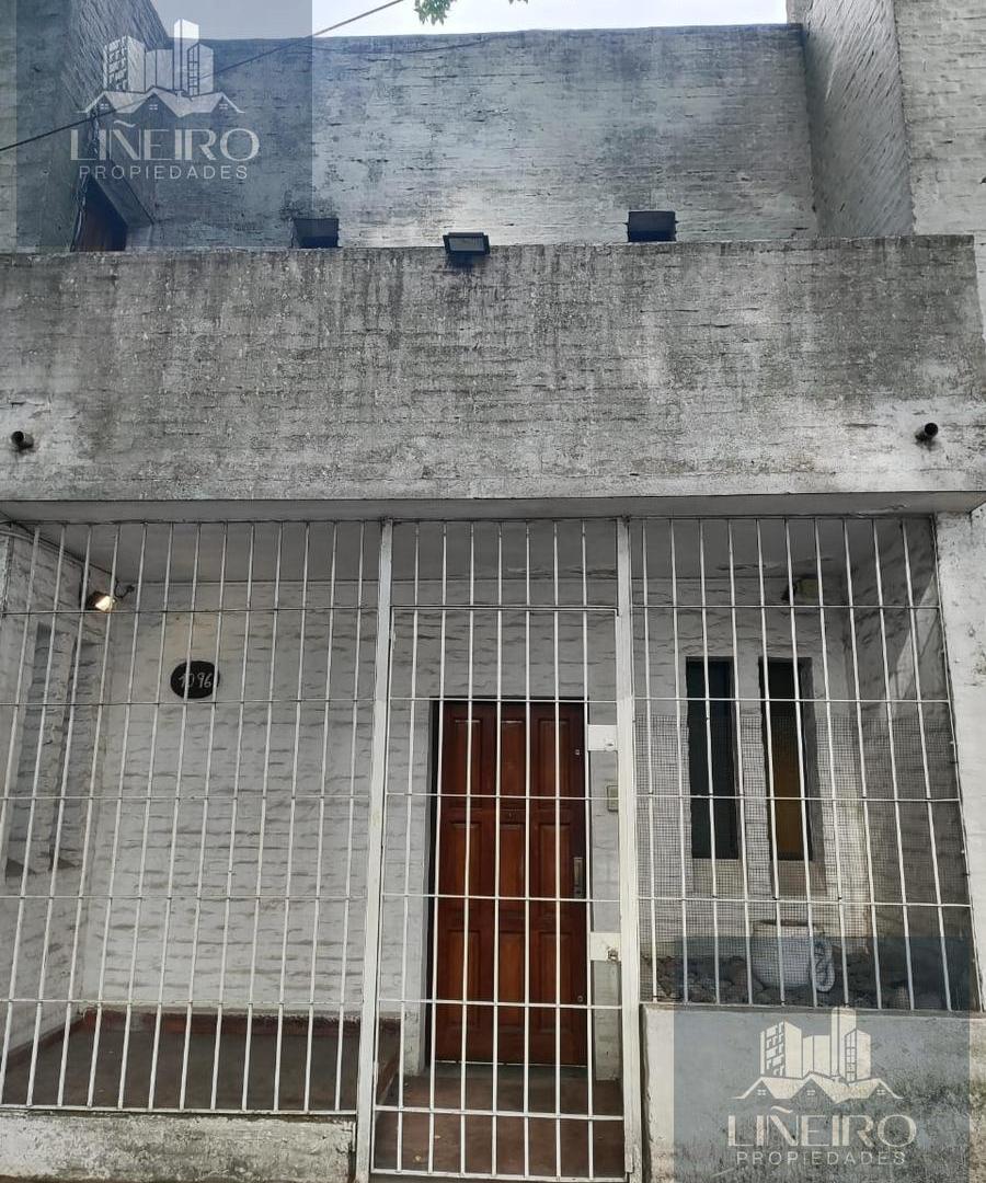 Foto de Local con 7 consultorios/oficinas, cocina y patio en VENTA - Quilmes, imagen 1