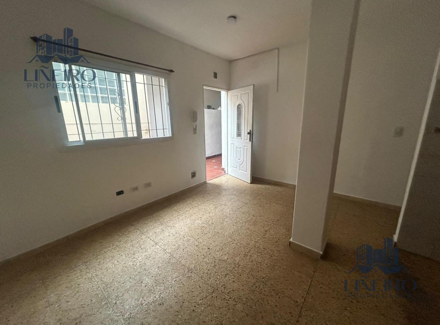 Foto de Departamento 3 ambientes con balcon en ALQUILER - VILLA DOMINICO, imagen 3