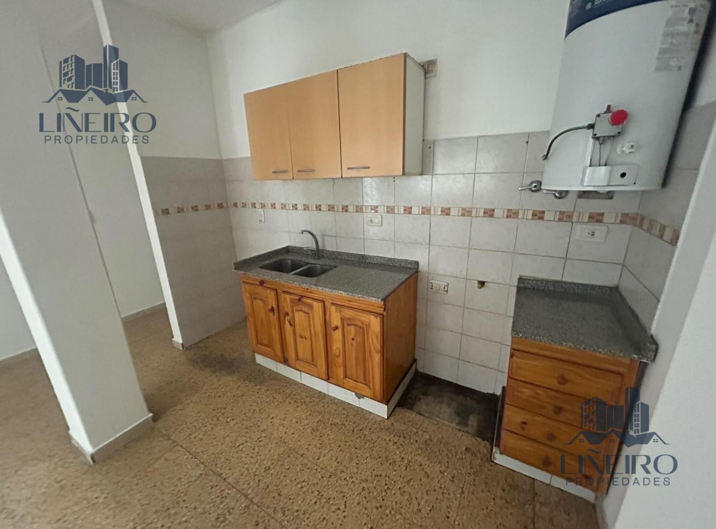 Foto de Departamento 3 ambientes con balcon en ALQUILER - VILLA DOMINICO, imagen 4