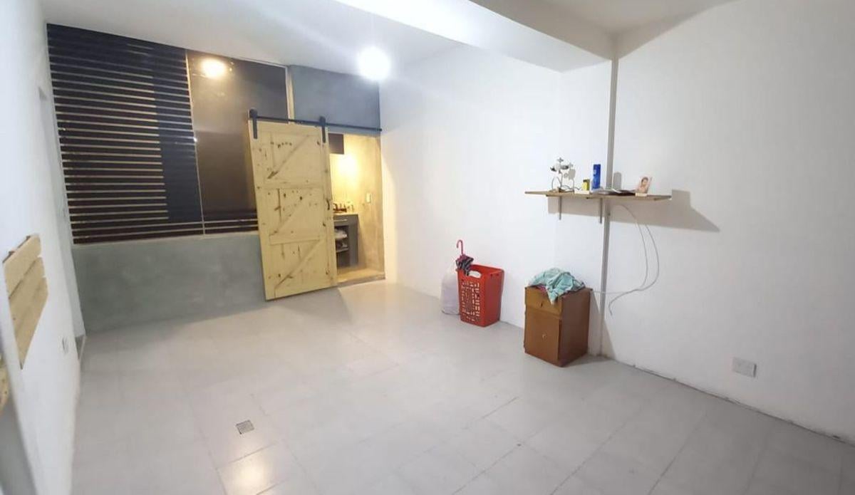Foto de VENDO APTO CREDITO. RIO NEGRO AL 700. CASA 3 DORM. 2 BÑS. PATIO, imagen 3