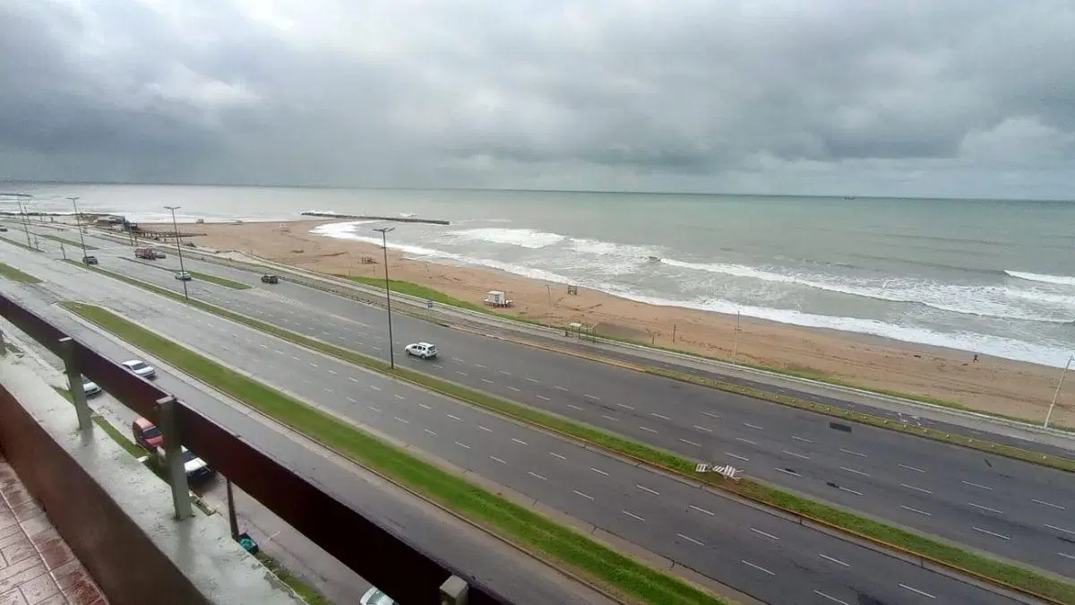 DEPARTAMENTO DE 3 AMBIENTES CON COCHERA PLENA VISTA AL MAR ZONA CONSTITUCIÓN EN ALQUILER 3